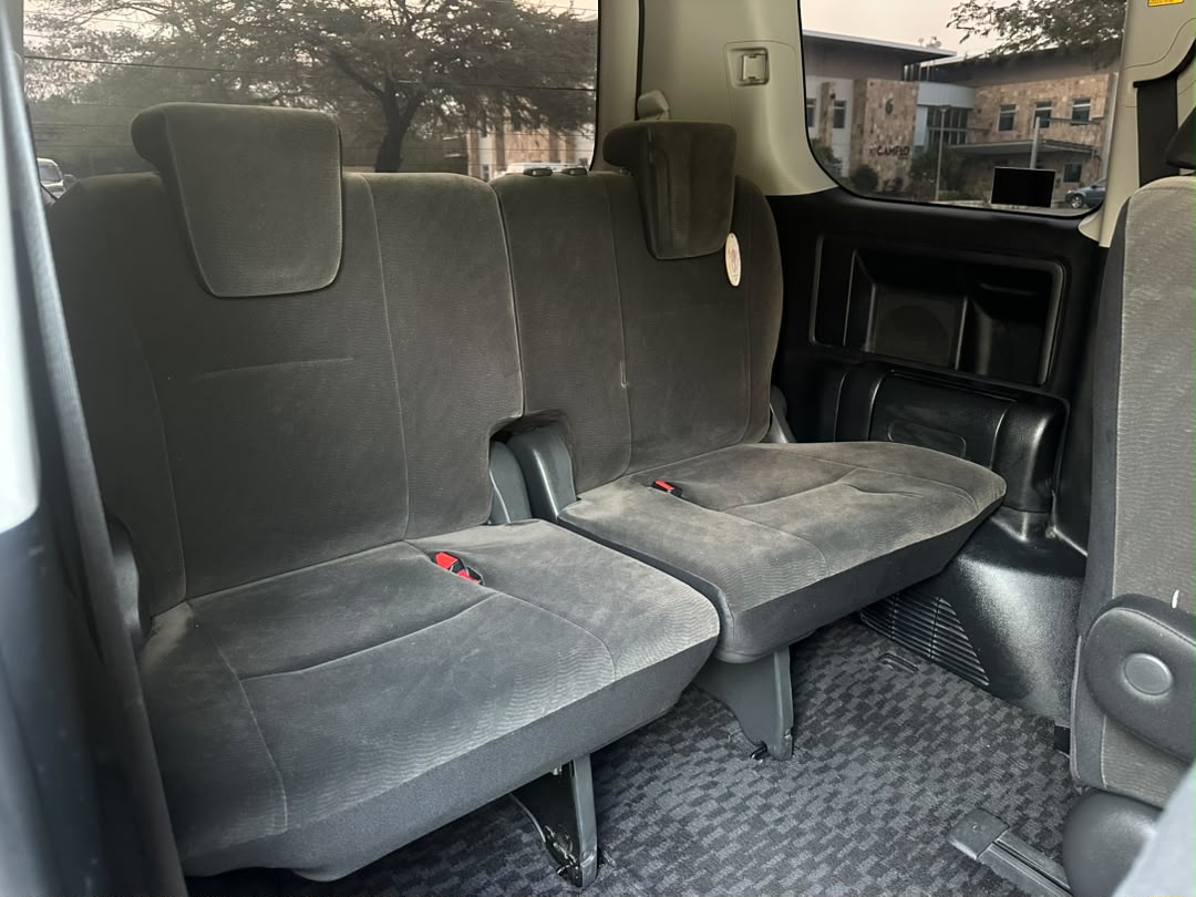 TOYOTA NOAH NEW thumbnail 5